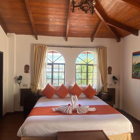 Kituandes Hotel Кито Екстериор снимка