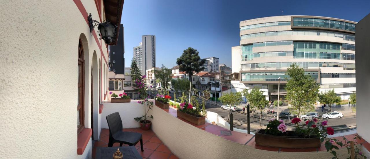 Kituandes Hotel Кито Екстериор снимка