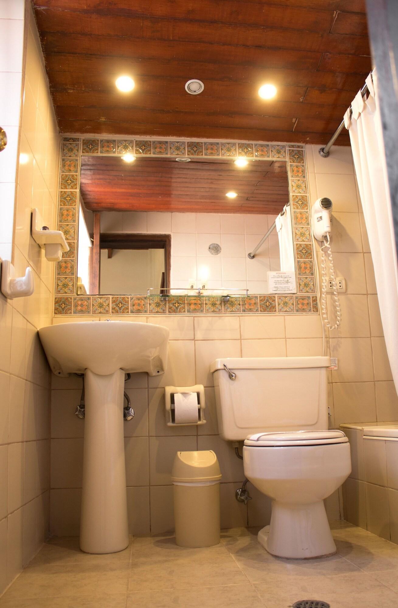 Kituandes Hotel Кито Екстериор снимка