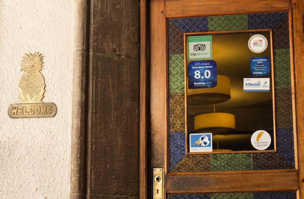 Kituandes Hotel Кито Екстериор снимка