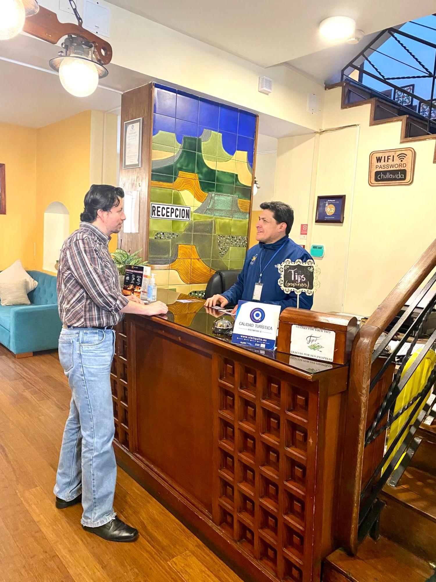 Kituandes Hotel Кито Екстериор снимка