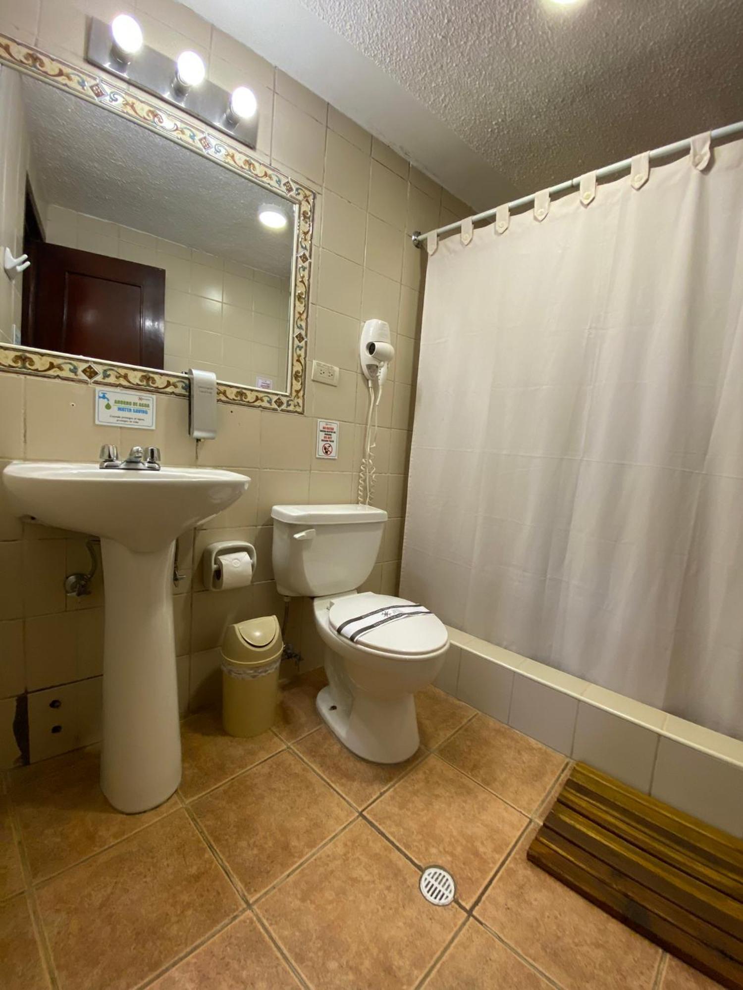 Kituandes Hotel Кито Екстериор снимка