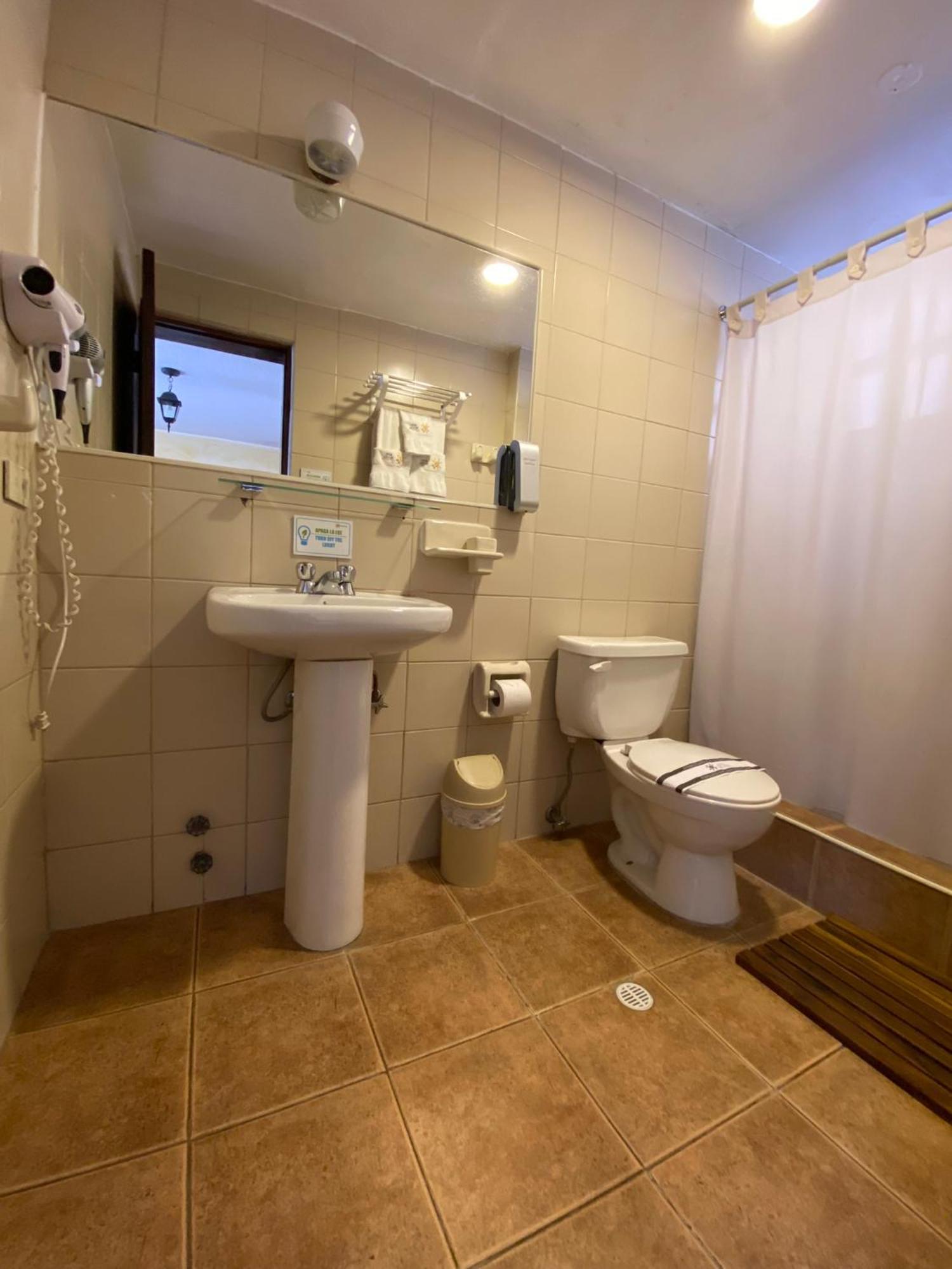 Kituandes Hotel Кито Екстериор снимка