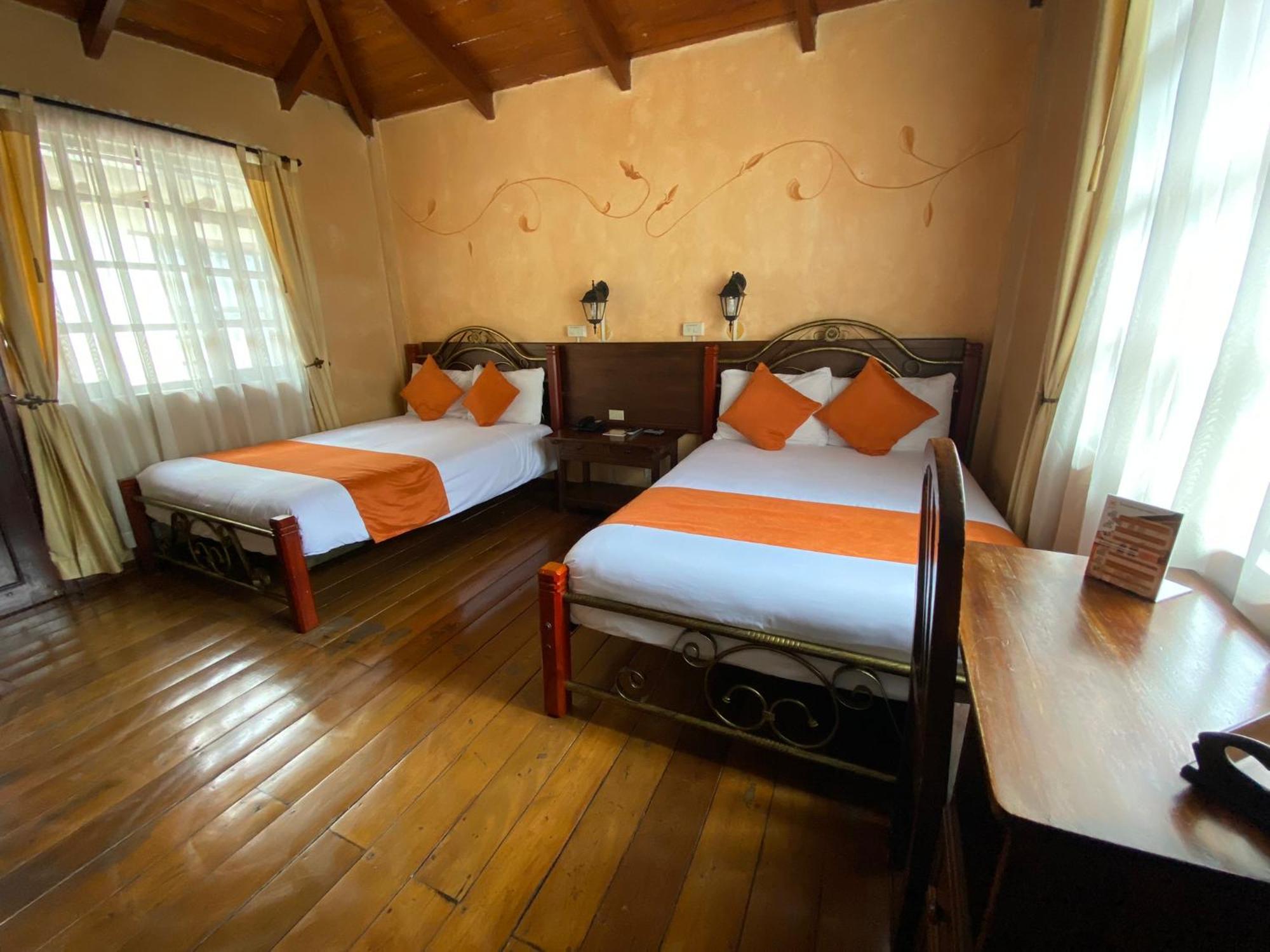 Kituandes Hotel Кито Екстериор снимка