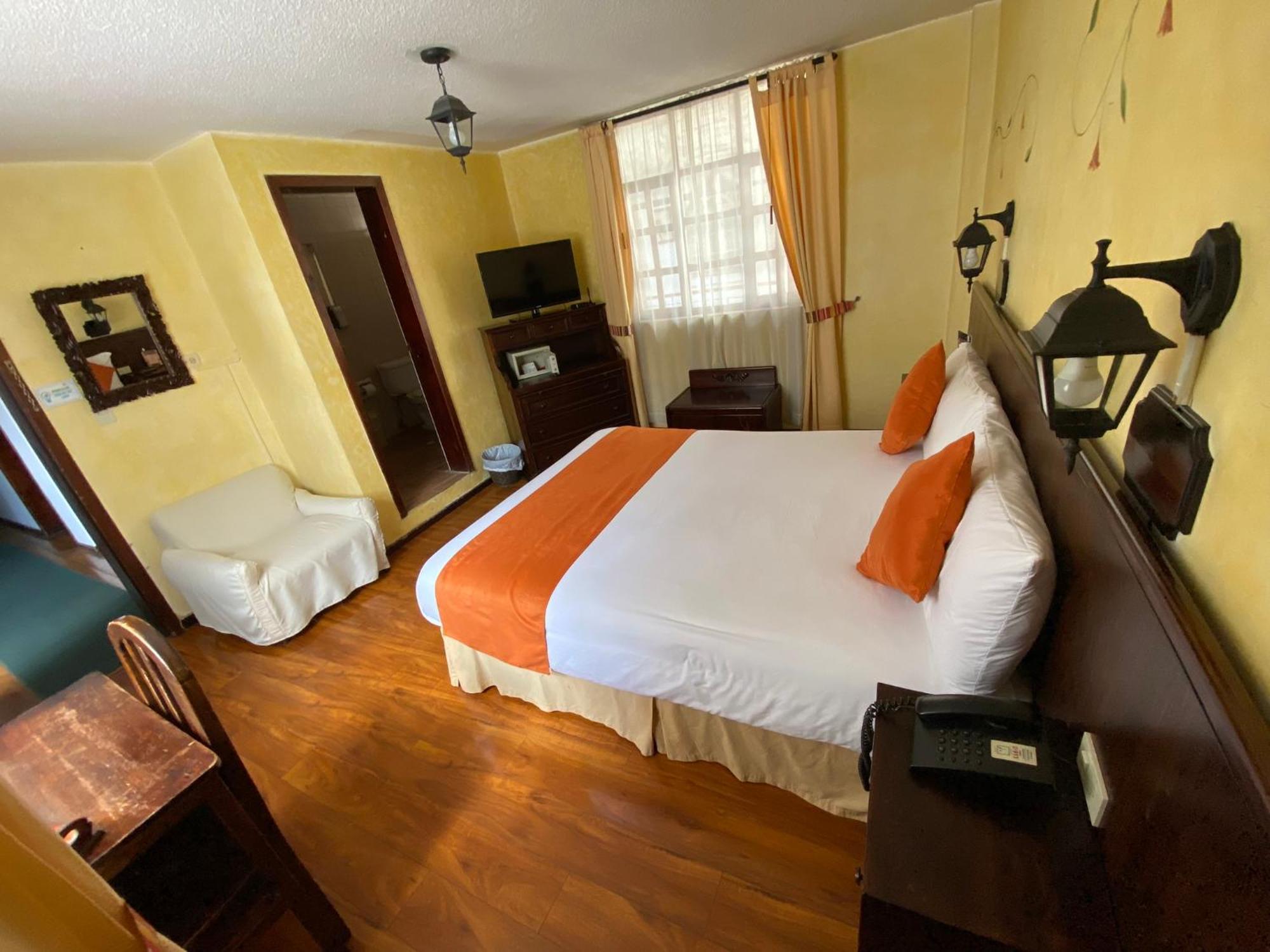 Kituandes Hotel Кито Екстериор снимка