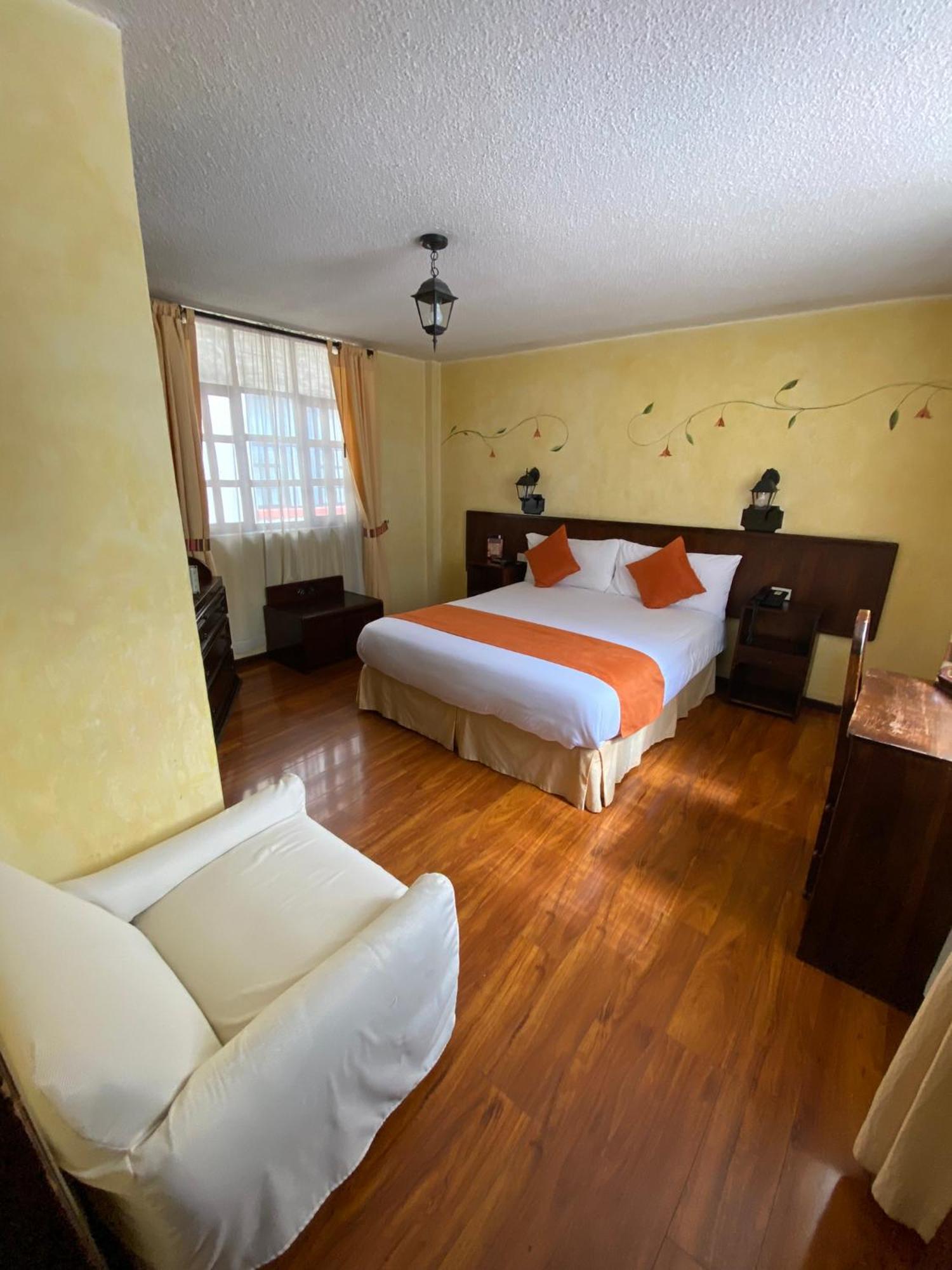 Kituandes Hotel Кито Екстериор снимка