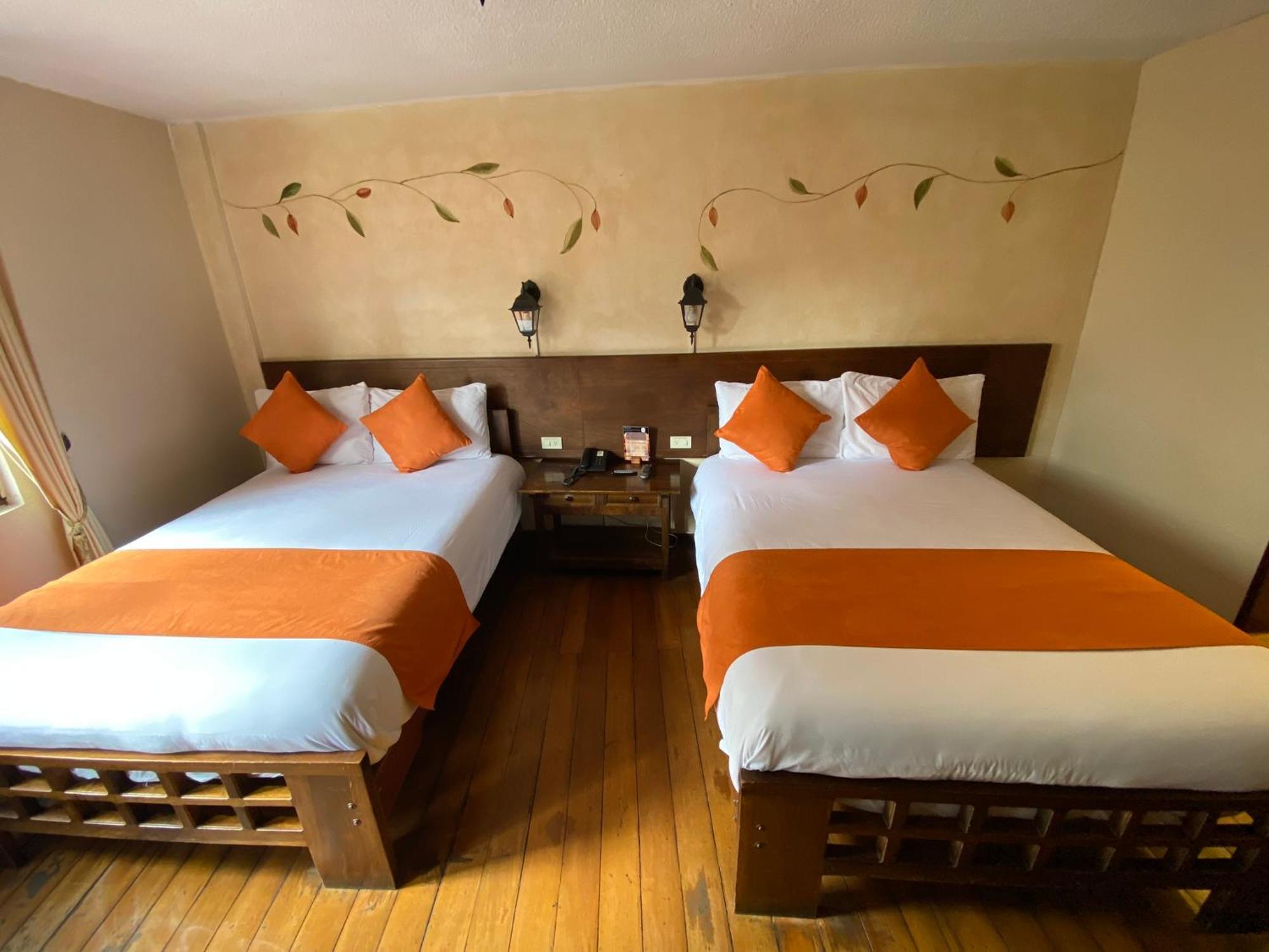 Kituandes Hotel Кито Екстериор снимка