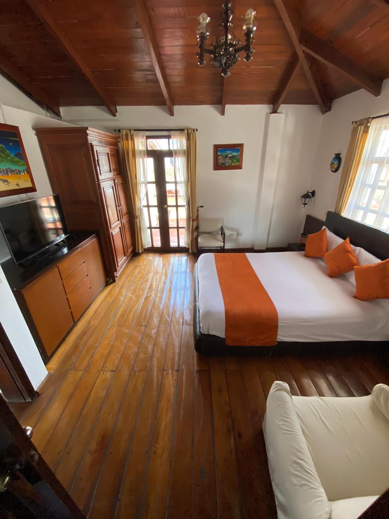 Kituandes Hotel Кито Екстериор снимка