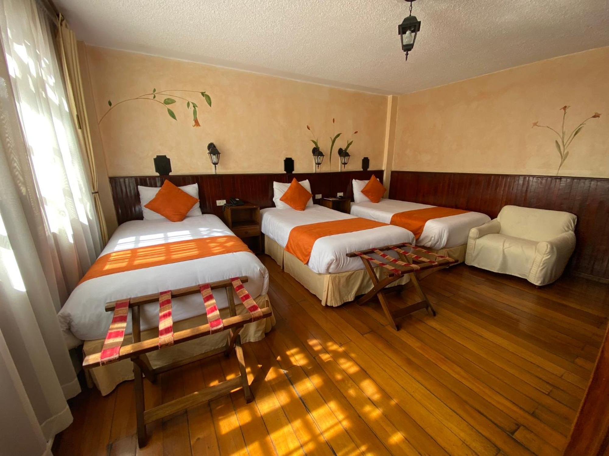 Kituandes Hotel Кито Екстериор снимка