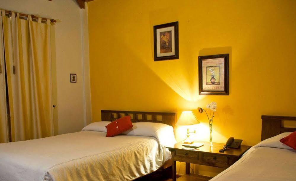 Kituandes Hotel Кито Екстериор снимка