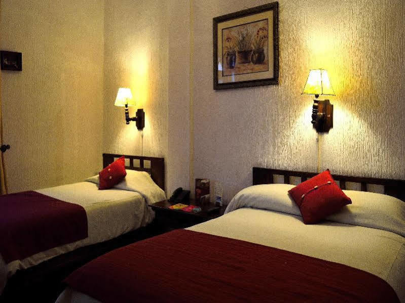 Kituandes Hotel Кито Екстериор снимка